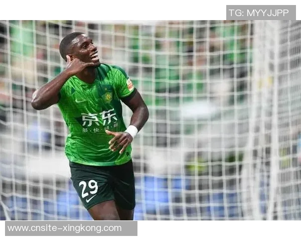 国安前锋法比奥在对阵大连英博比赛中戴帽当选中超第26轮最佳球员